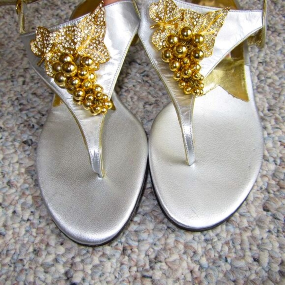 Enzo of Roma Silver Beaded Sandals